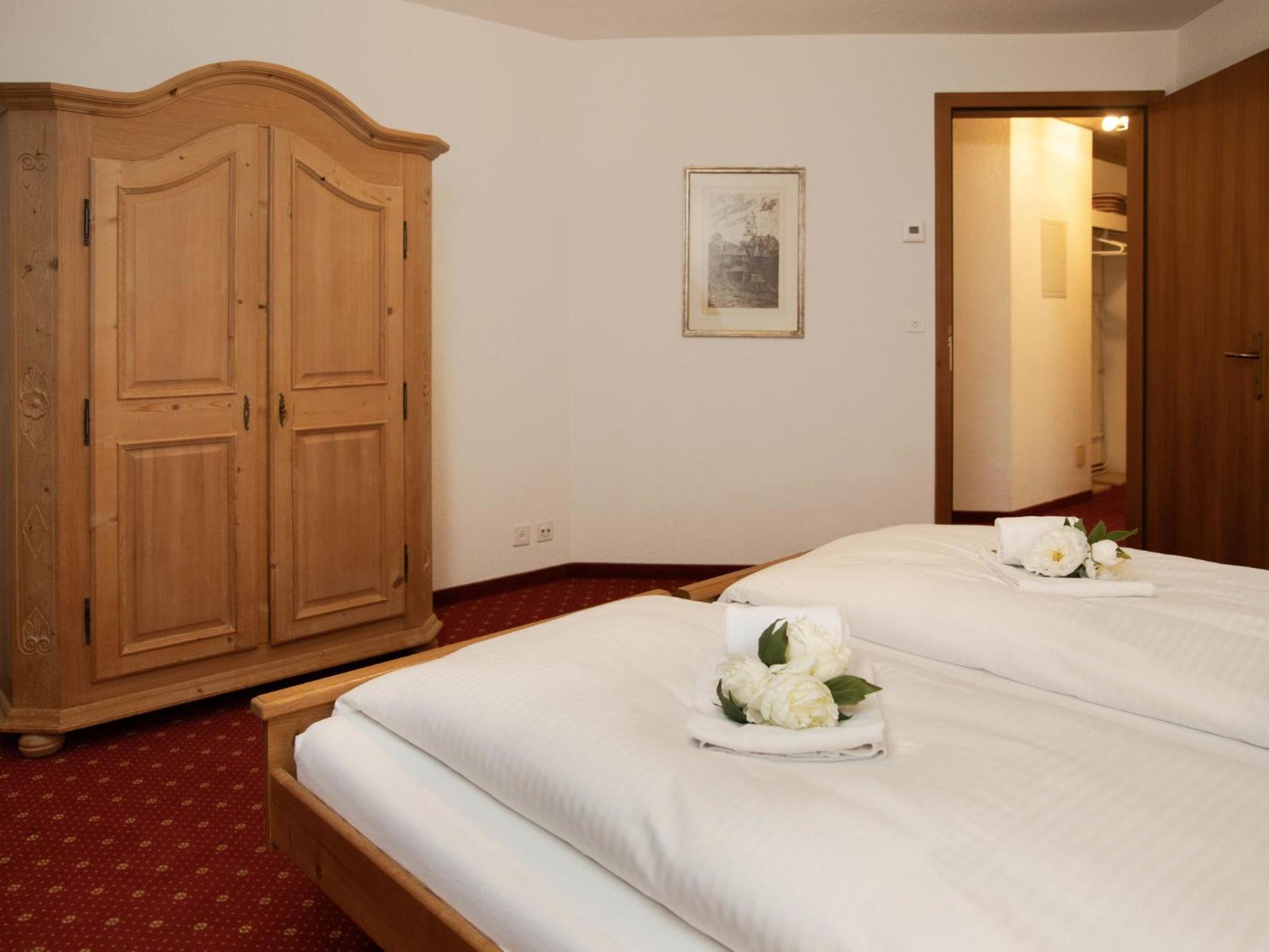 Apartment Chalet Abendrot Apartments-24 By Interhome جريندلوالد المظهر الخارجي الصورة